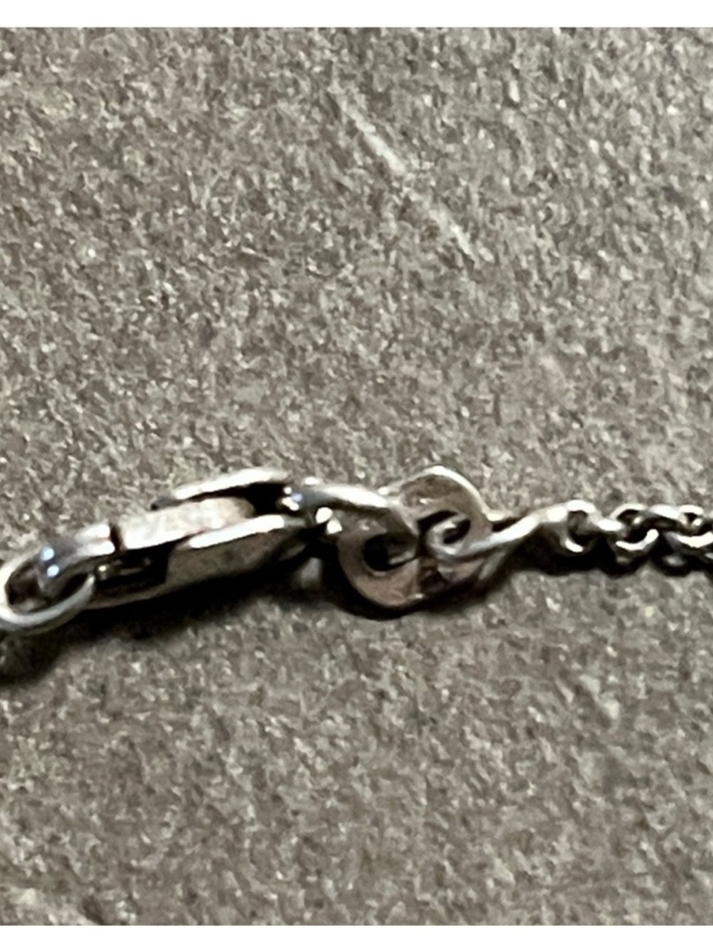 Delicate, sparkly sterling silver crucifix on Sterling made in Italy chain - Picture 6 of 8